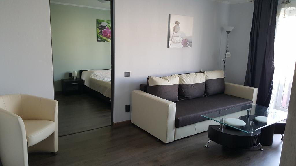 L.E.C. Travel Apartments Ventspils Extérieur photo
